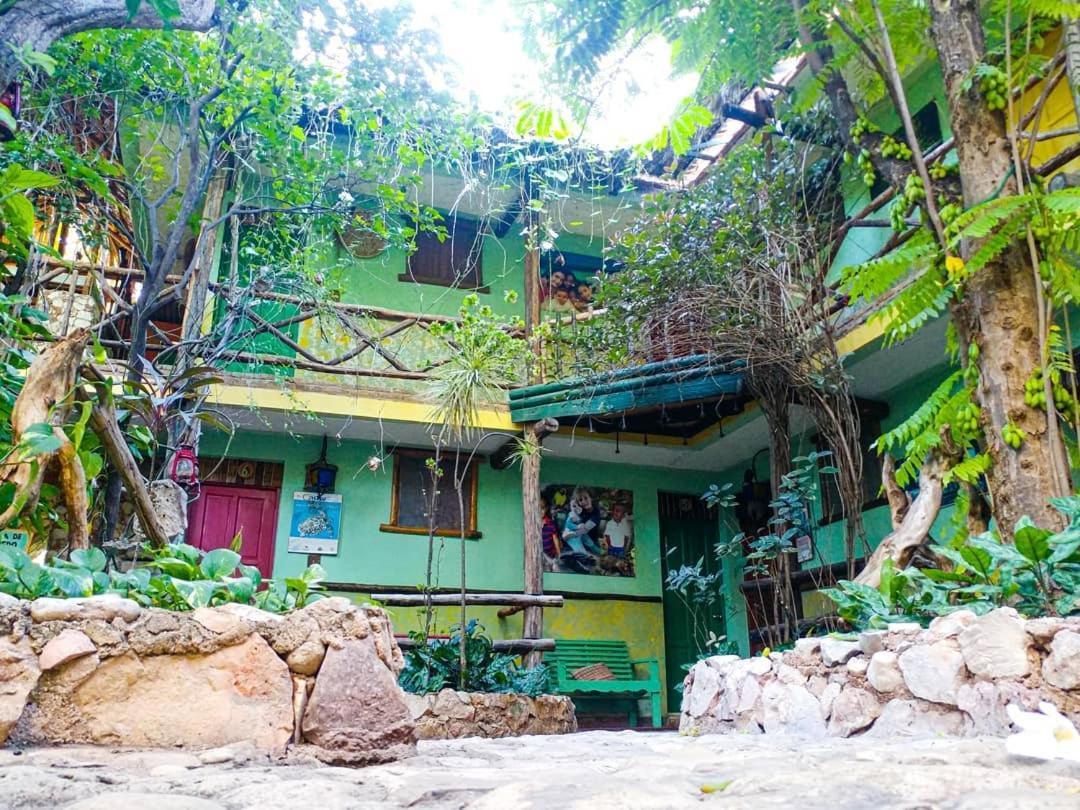 Hostal Dona Chava Pedernales Εξωτερικό φωτογραφία
